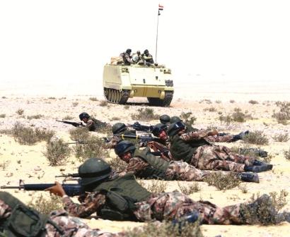 أفراد من الجيش المصري خلال تطهير سيناء